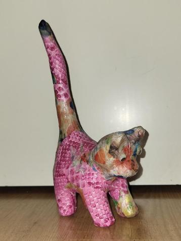 Poes versierd met decoupage papier beschikbaar voor biedingen