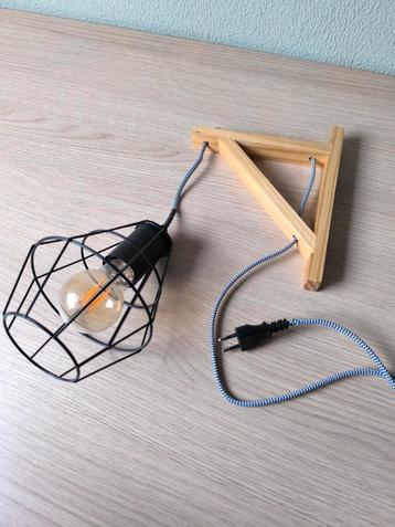 Zgan wandlamp beschikbaar voor biedingen