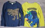 2 x longsleeve shirts maat 134 / 140 merk C&A DINO, Jongen, Gebruikt, Ophalen of Verzenden, Shirt of Longsleeve