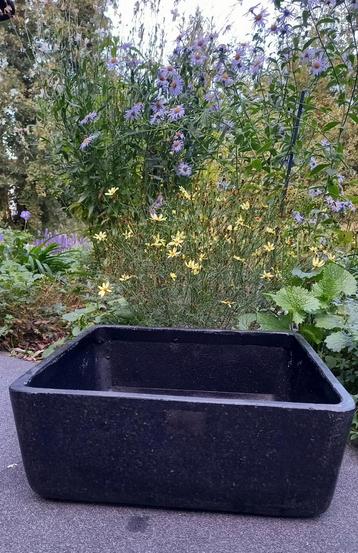 Vierkante terrazzo bloembak
schaal 36.5x36.5 cm
Hoogte 14 cm beschikbaar voor biedingen