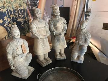 Chinese wachters beschikbaar voor biedingen