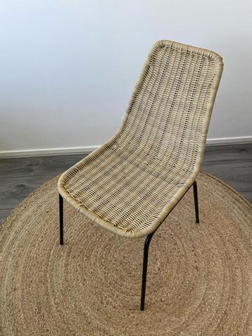 Rieten stoel te koop-stijlvol en comfortabel  beschikbaar voor biedingen