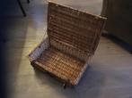 Vintage rieten picknickmand gratis, Huis en Inrichting, Woonaccessoires | Kisten, Ophalen, Gebruikt, Overige houtsoorten, Minder dan 50 cm