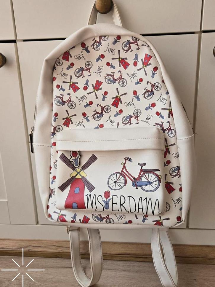 🎒 Amsterdamse illustratie-rugzak | Primark | One size, Sieraden, Tassen en Uiterlijk, Tassen | Rugtassen, Gebruikt, Overige merken