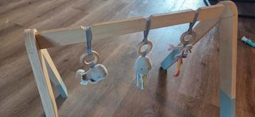 Te koop  baby gym beschikbaar voor biedingen