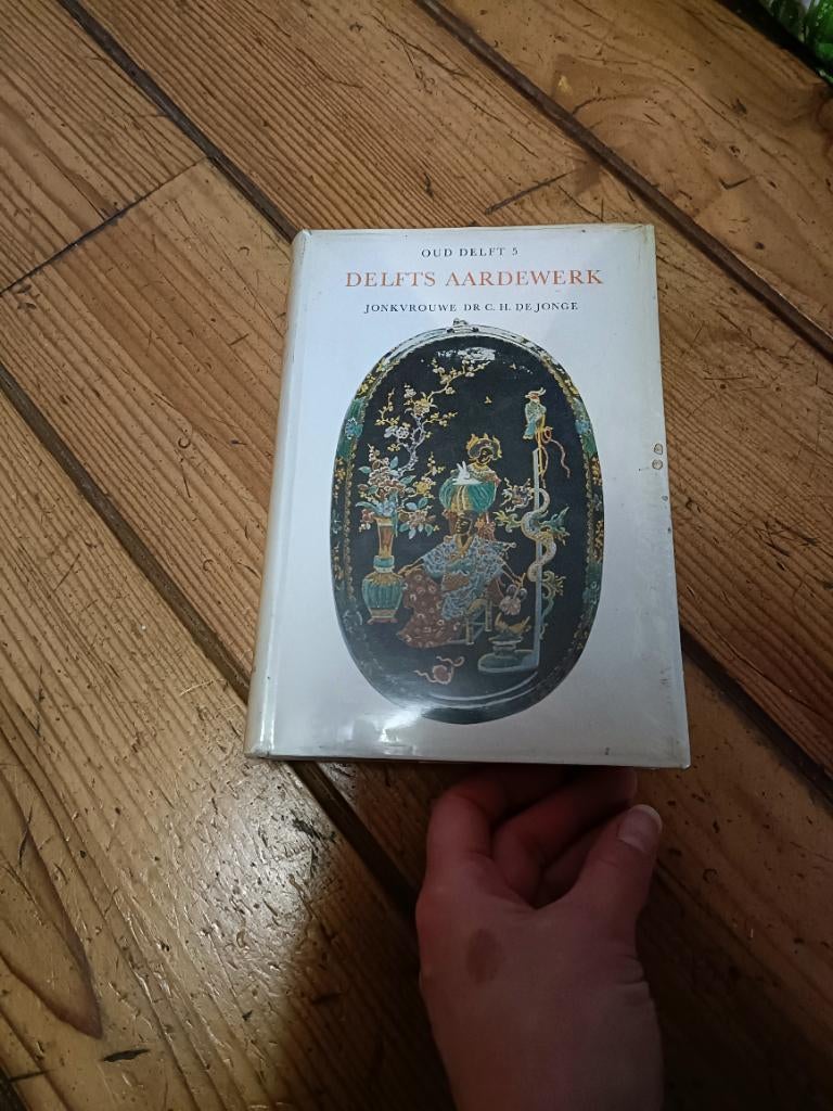 Boek Oud Delft deel 5: Delfts Aardewerk, Gelezen, Ophalen of Verzenden, Overige onderwerpen, Zie beschrijving