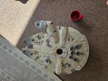 Star Wars Millennium Falcon schip  beschikbaar voor biedingen