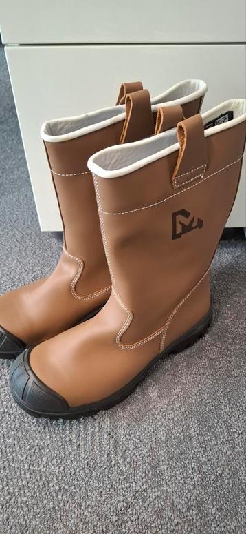 Emma S3 werklaars **SPLINTERNIEUW** maar 44 beschikbaar voor biedingen
