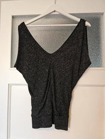 Guess gevoerde glitter top XS  beschikbaar voor biedingen