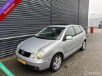 Volkswagen Polo 1.4-16V Highline AUTOMAAT|PANORAMADAK|NWE AP, Auto's, Gebruikt, 14 km/l, Bedrijf, 48 €/maand