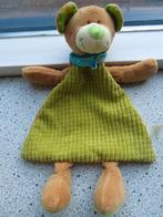 Knuffeldoek beer merk Natalis groen met halsdoek rammeltje, Ophalen of Verzenden, Zo goed als nieuw, Beer