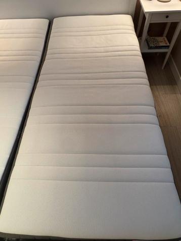 Ikea Hemnes bed 180x200 +verstelbare Auping en matrassen - afbeelding 3