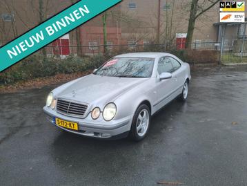 Mercedes-Benz CLK-klasse Coupé 320 Sport LEUKE AUTO RIJDT E beschikbaar voor biedingen