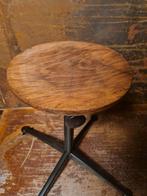 Ahrend Cirkel krukjes jaren 60 - hip nieuw jasje!, Huis en Inrichting, Krukjes, Ophalen of Verzenden, In hoogte verstelbaar, Gebruikt