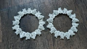 2 leuke kransjes met vlinders, metaal beschikbaar voor biedingen