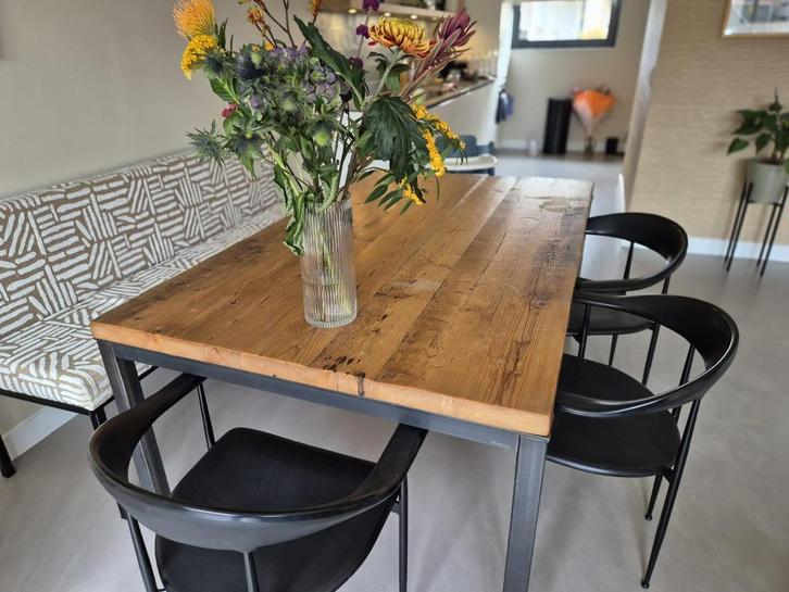 Tafel - Massief houten blad met stalen poten, Huis en Inrichting, Tafels | Eettafels, Gebruikt, 100 tot 150 cm, 150 tot 200 cm