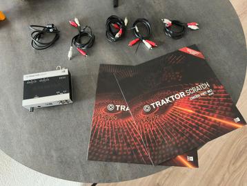 Native Instrument Traktor Audio 6 + 2x timecode vinyl beschikbaar voor biedingen