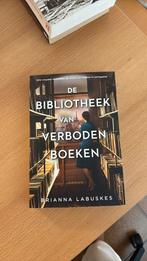 De bibliotheek van verboden boeken., Ophalen of Verzenden, Zo goed als nieuw, Brianna labuskes