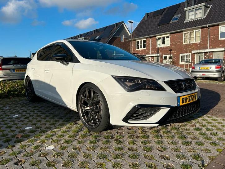 Seat Leon 1.8TSI 290PK Pano | CarPlay | Milltek | Seat Sound, Auto's, Seat, Particulier, Leon, Benzine, D, Hatchback, Handgeschakeld