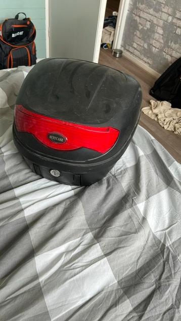 Scooter/ motorkoffer beschikbaar voor biedingen