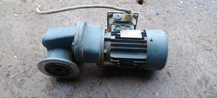 Gebruikte Elektromotor met Reductiekast, Doe-het-zelf en Verbouw, Motoren, Ophalen of Verzenden