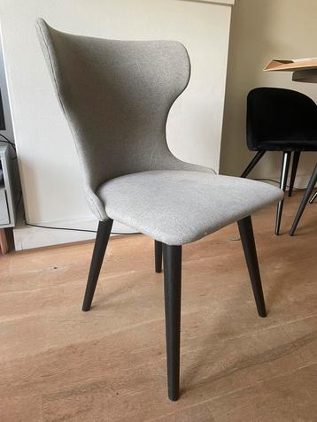 Stoelen 2 grijs comfortabel