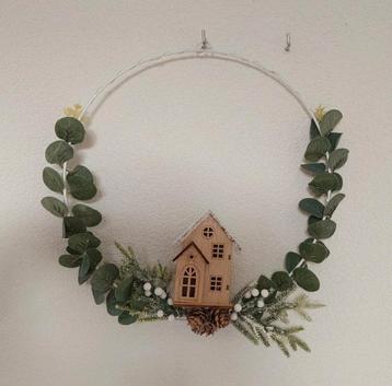 Krans 30cm kunst eucalyptus + huisje LED verlichting kerst beschikbaar voor biedingen