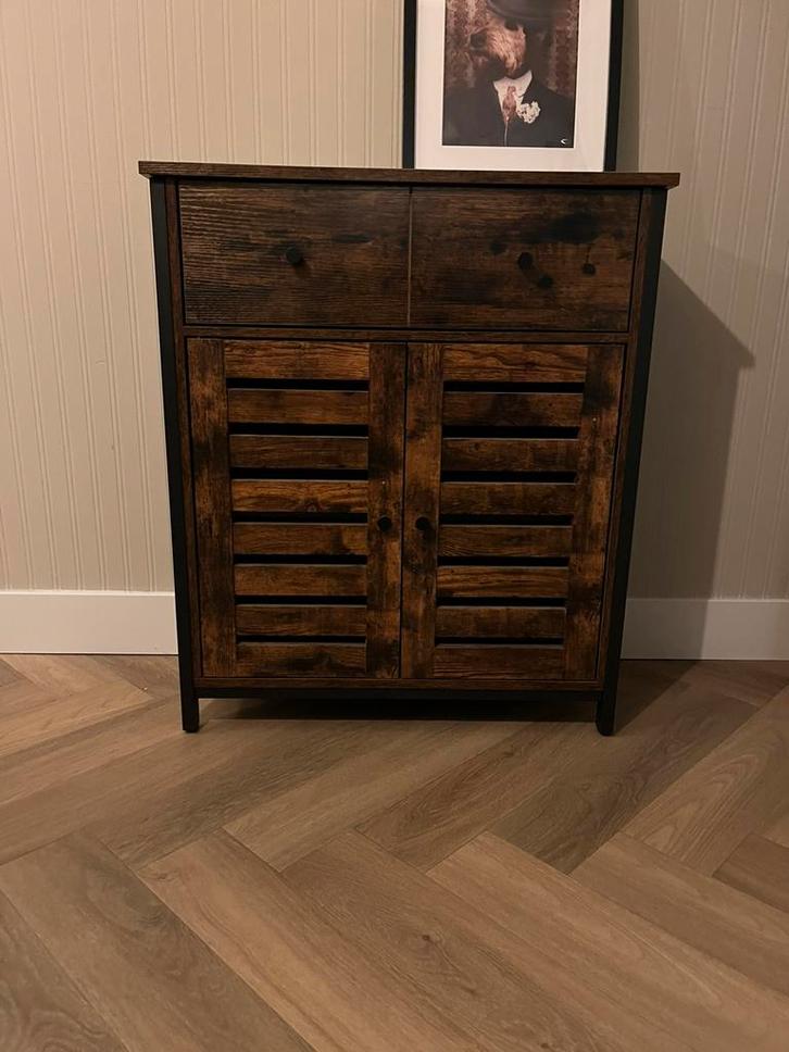 Kast zwart stalen frame met shutter deurtjes en een lade, Huis en Inrichting, Kasten | Ladekasten, Zo goed als nieuw, Minder dan 100 cm