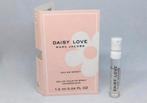 Proefje Daisy Love eau so sweet 1,2 ml eau de Toilette, Verzenden, Nieuw