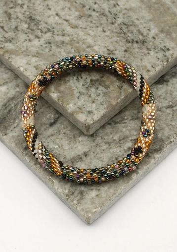 Glaskralen armband - gouden beschikbaar voor biedingen