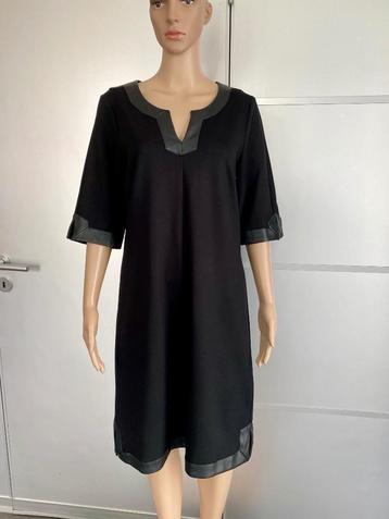 E838 Expresso mt. 36=S jurk met imitatie-leren jurkje zwart beschikbaar voor biedingen