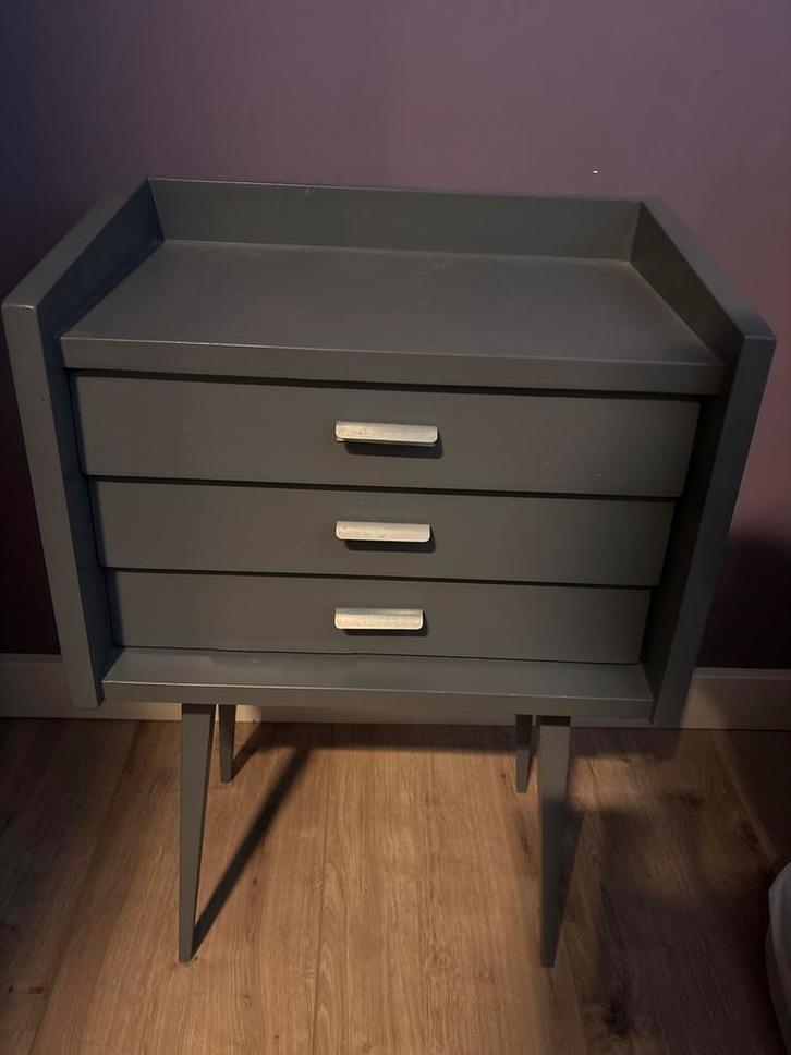 Nachtkastje met 3 lades, Huis en Inrichting, Kasten | Dressoirs, Zo goed als nieuw, Minder dan 50 cm, 25 tot 50 cm, Met lade(s)