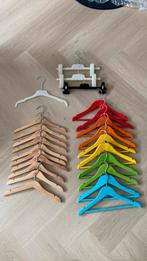 Gratis kledinghangers voor kinderkleding, Kleding | Dames, Kledinghangers, Ophalen of Verzenden, Gebruikt, Hout, Kinderen