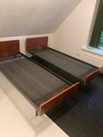 2 vintage Kuperus (Almelo) bedden, Ophalen, Gebruikt, Bruin, 200 cm