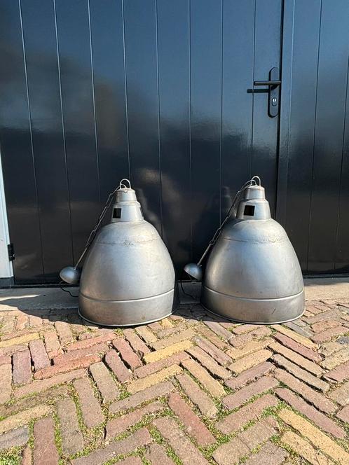 2 grote metalen hanglampen, Huis en Inrichting, Lampen | Hanglampen, Zo goed als nieuw, Minder dan 50 cm, Ophalen