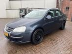 Volkswagen Jetta 2.0 FSI Comfortline, Auto's, Stof, Gebruikt, Zwart, 4 cilinders