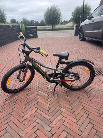 Specialized mountainbike 20 inch beschikbaar voor biedingen