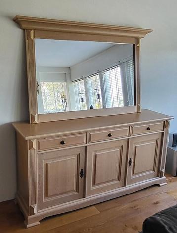 Roomkleur Dressoir Met Bijpassende Spiegel beschikbaar voor biedingen