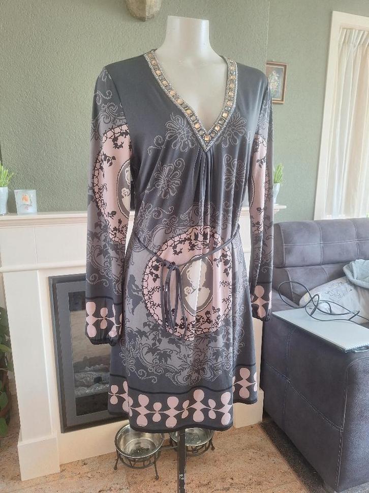 K Design K-Design mooie grijze jurk L 42 Gratis Verzenden !, Kleding | Dames, Jurken, Gedragen, Maat 42/44 (L), Grijs, Knielengte