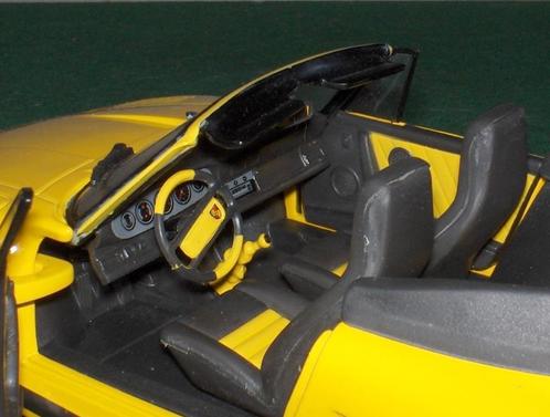 1/18 Porsche 930 Turbo Slant Nose Cabriolet - Revell Geel, Hobby en Vrije tijd, Modelauto's | 1:18, Zo goed als nieuw, Revell