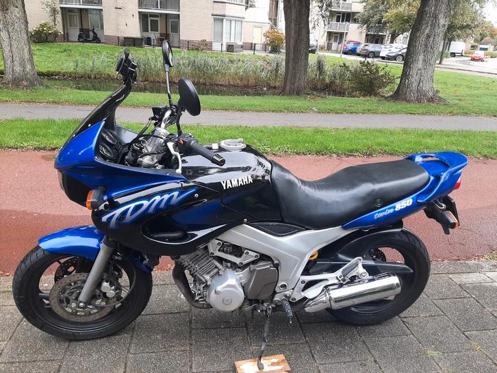 Yamaha TDM 850 met accessoires, Motoren, Motoren | Yamaha, Particulier, Toermotor, meer dan 35 kW, 2 cilinders, Motorrijbewijs A