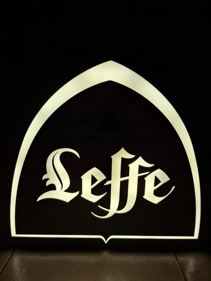 Lichtreclame Leffe abdijbier, Verzamelen, Merken en Reclamevoorwerpen, Nieuw, Lichtbak of (neon) lamp, Ophalen of Verzenden