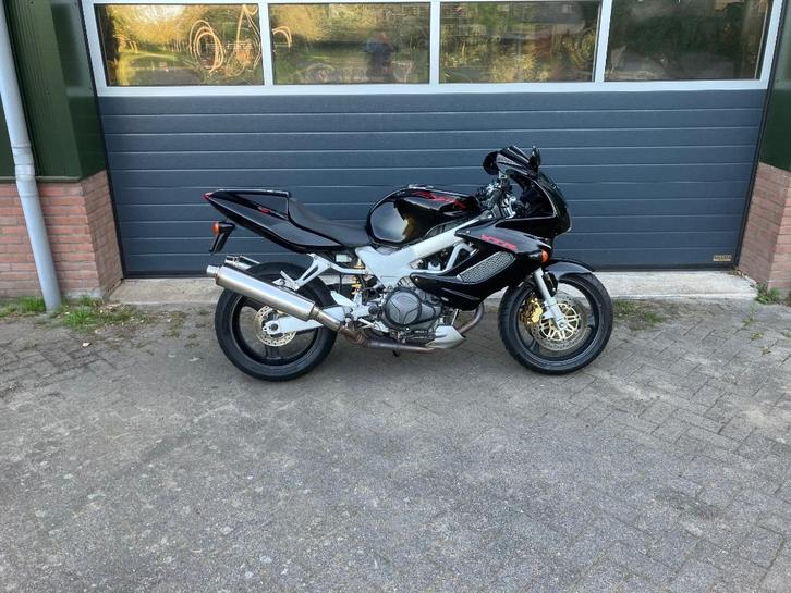 Vtr 1000 f firestorm, Motoren, Motoren | Honda, Particulier, Sport, meer dan 35 kW, 2 cilinders, Motorrijbewijs A, Ophalen