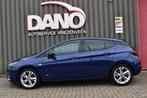 Opel Astra 1.2 Turbo 130PK Design&Tech Camera/LED/ACC, 1350 kg, Zwart, 1199 cc, Blauw