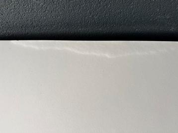 Ikea bureau bekant wit met zwarte poten - afbeelding 3