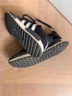 Adidas gympen by white mountaineering, Ophalen, Zo goed als nieuw, Wit