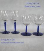 4 wijnglazen, glazen blauwe voet + steel, kelk helder glas, Glas, Glas of Glazen, Ophalen of Verzenden