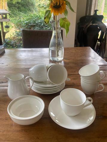 Royal Canterbury koffieservies wit beschikbaar voor biedingen