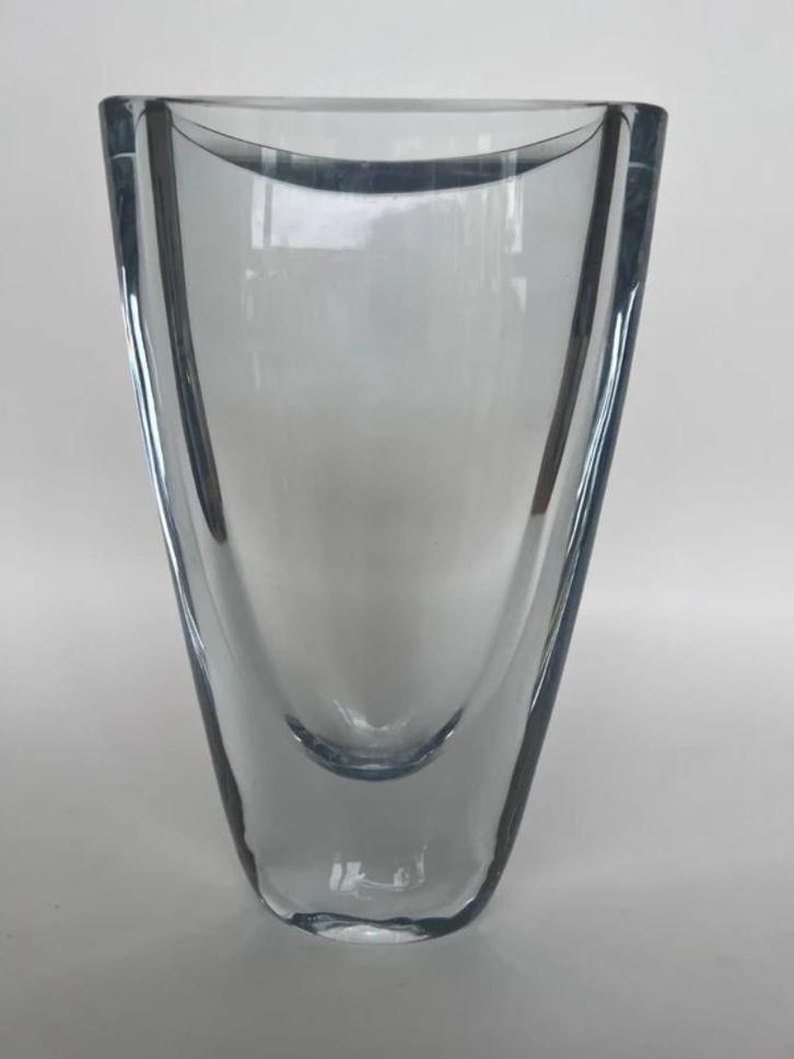 Asta Strömberg - Vaas Strömbergshyttan - gesigneerd, Antiek en Kunst, Antiek | Glas en Kristal, Ophalen of Verzenden