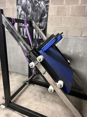 First Class Hack Squat Machine beschikbaar voor biedingen